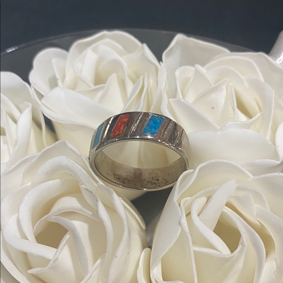 Size 7-1/2 Band Ring - Picture 2 of 3